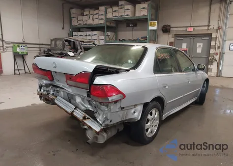 2001 Honda Accord 2.3 Ex из США, поврежденный, VIN 1HGCG55631A136784